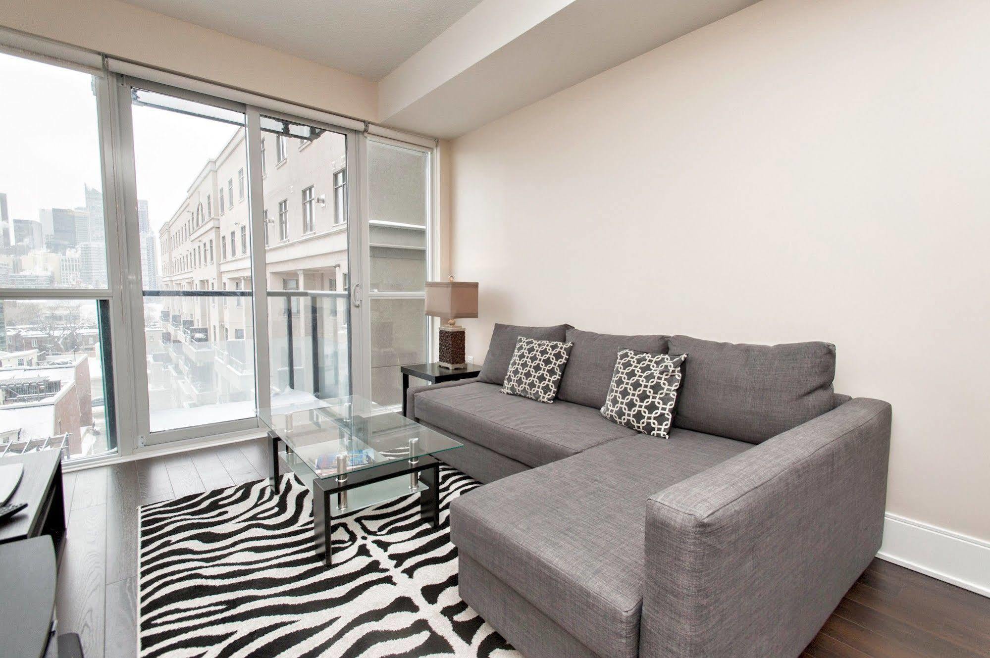 Life Suites Luxury Downtown Condos Торонто Екстер'єр фото