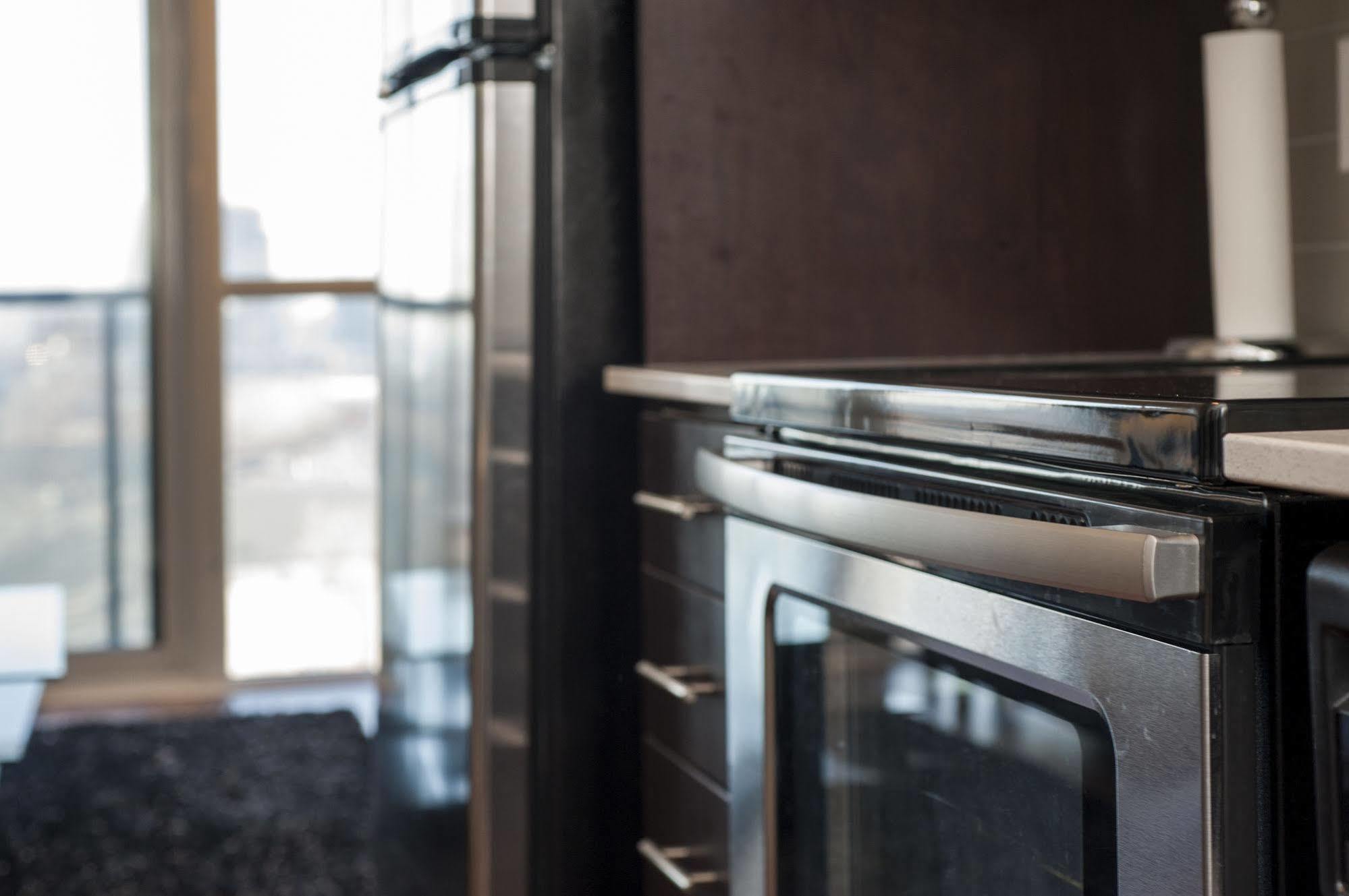 Life Suites Luxury Downtown Condos Торонто Екстер'єр фото